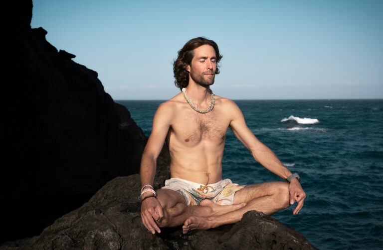 Yoga für Männer: Mehr Beweglichkeit im Becken durch asymmetrische Praxis