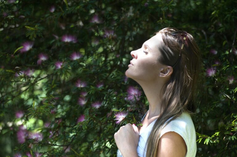 Was ist richtig beim Yoga? Tiefe Bauchatmung oder Zwerchfellatmung?