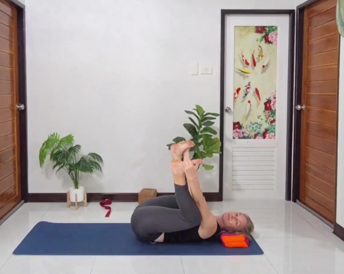 Glückliches Baby (Ananda Balasana)