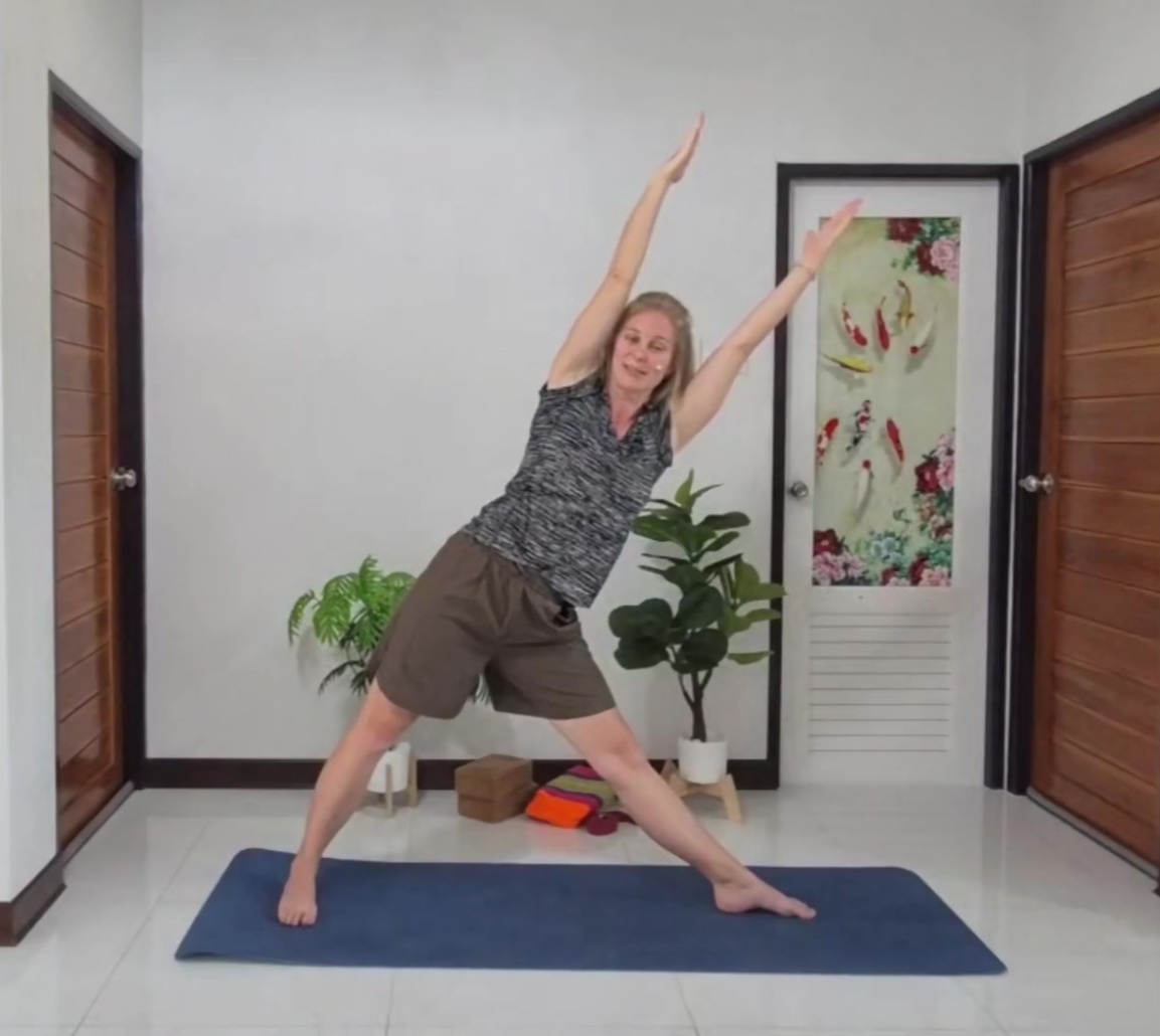 Breiter Stand mit Seitbeuge (Trikonasana Variation)